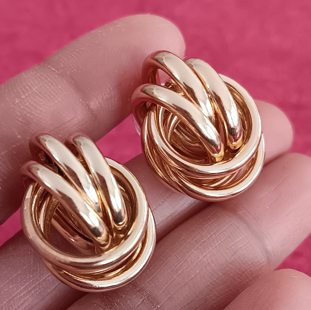 Beautiful Knots Stud Earrings